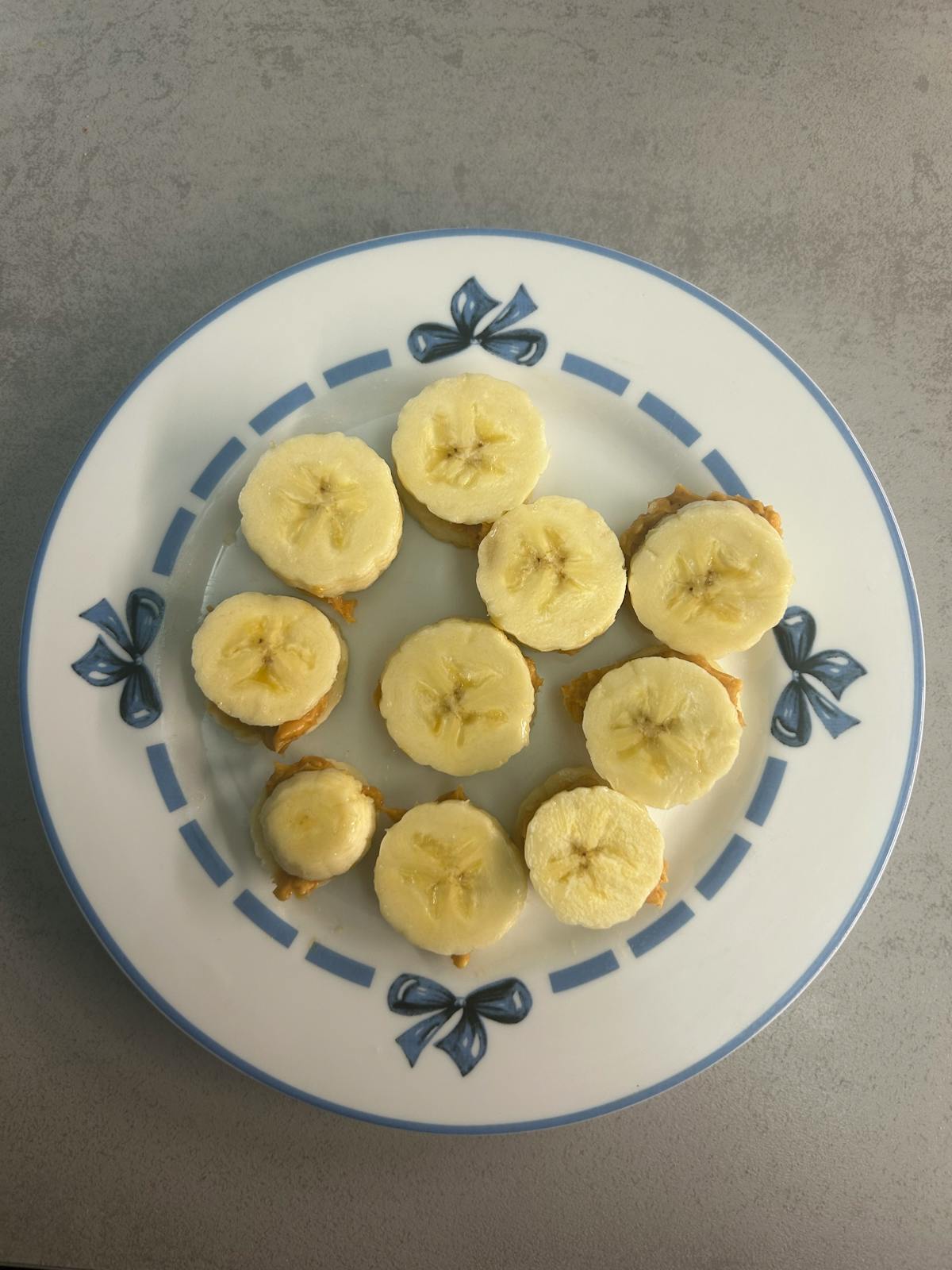 スポーツ少年の補食にバナナ（持ち運びやすく栄養豊富）